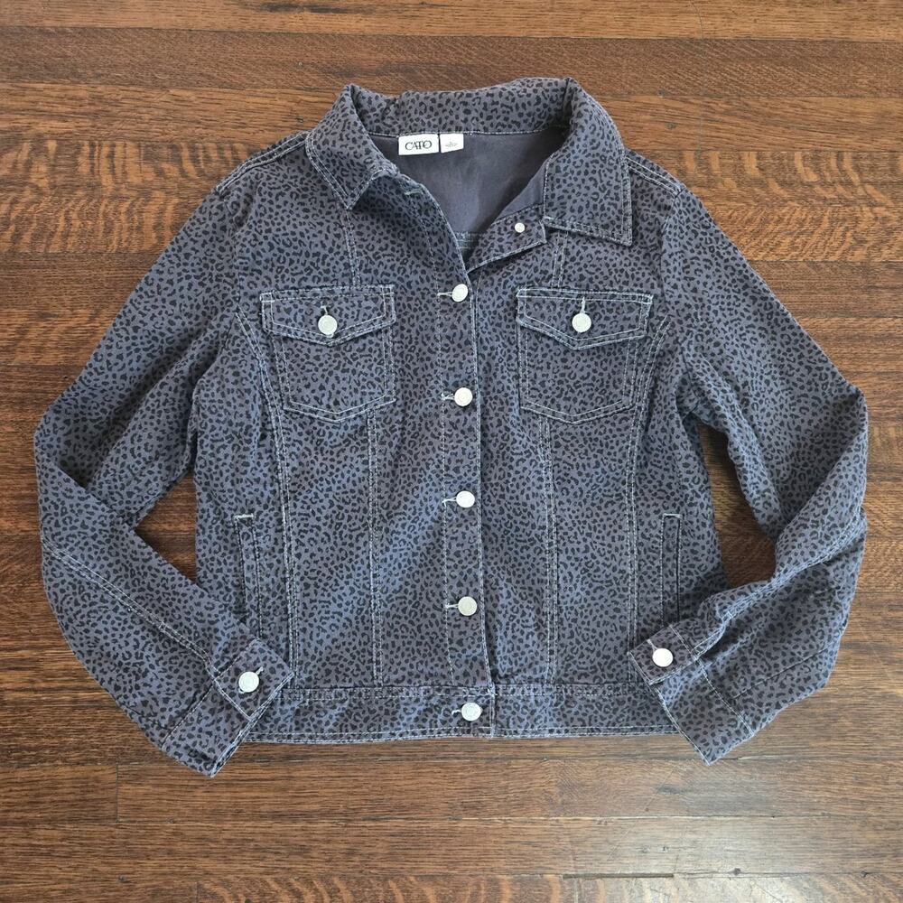 Cato Womenโs Leopard Print Denim Jean Jacket โ Size L โ Pre-Owned